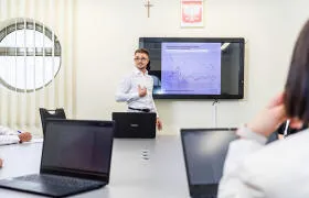 Wincenty Pol Soveltavien Tieteiden Akatemia Lublinissa Taloustiede